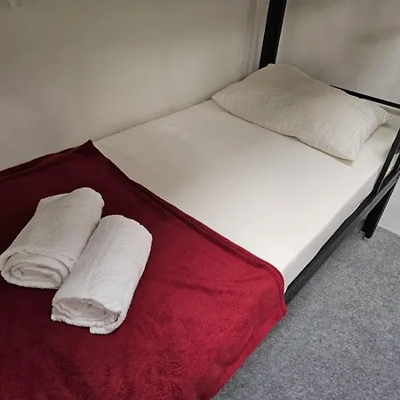 Ostanak kod kuće Centar